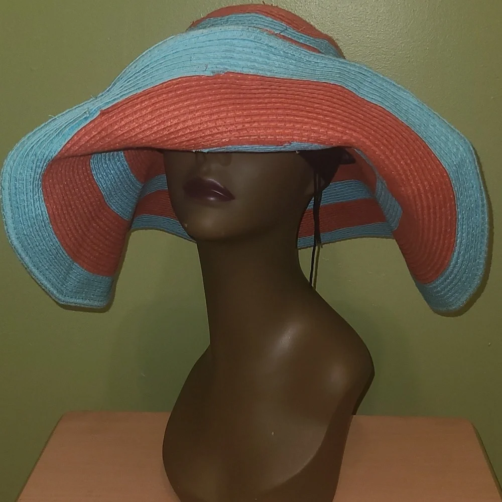 Hat - Picture 2 of 4